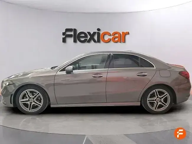 Usado Mercedes A180 136 CV (100 kW) 2022 Gris Berlina