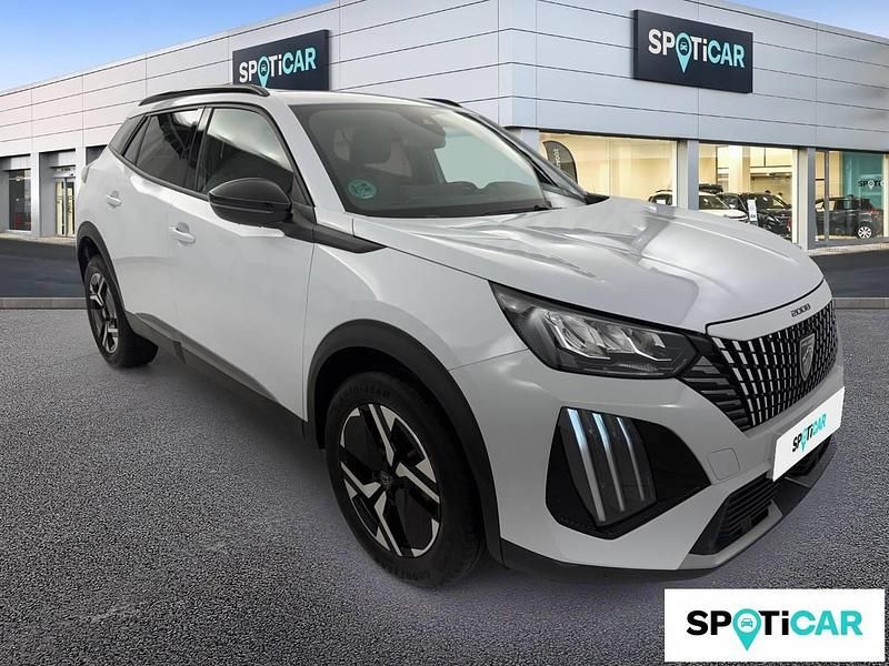 Usado Peugeot 2008 Allure 100 CV (73 kW) 2025 Blanco SUV
