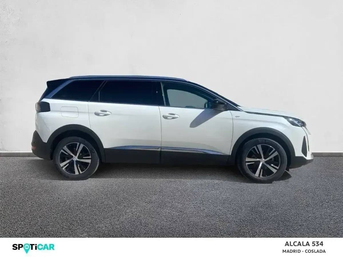 Usado Peugeot 5008 GT 130 CV (95 kW) 2024 Blanco Monovolumen