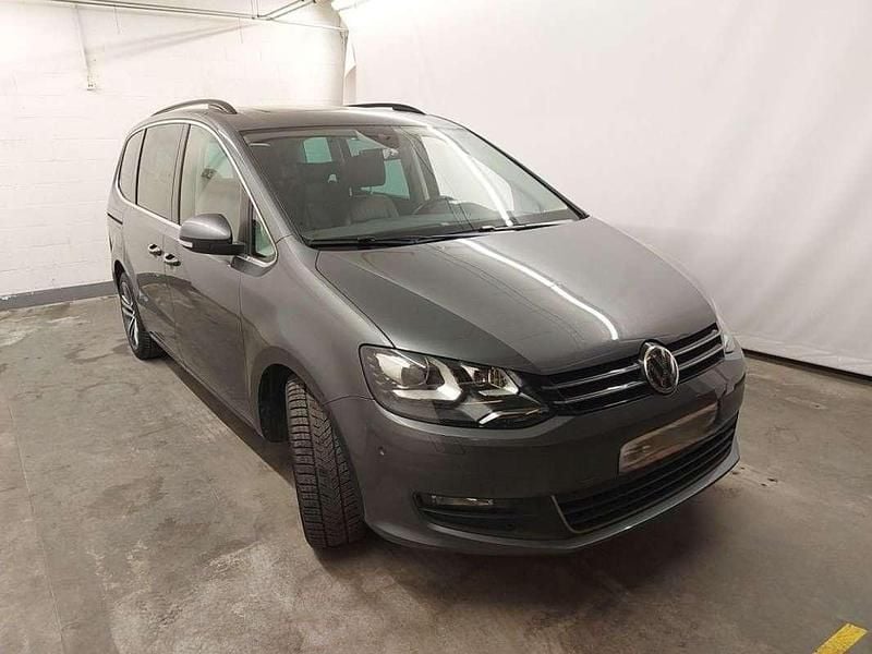 Usado VW Sharan Sportline 150 CV (110 kW) 2020 Gris / plata Monovolumen
