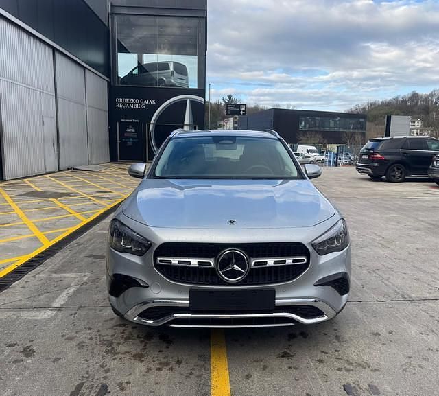 Nuevo Mercedes GLA200 163 CV (119 kW) 2025 Gris SUV