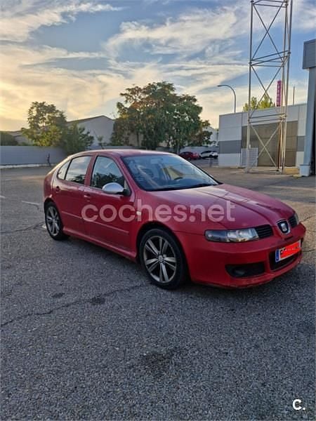 Usado Seat Leon FR 150 CV (110 kW) 2005 Rojo Berlina
