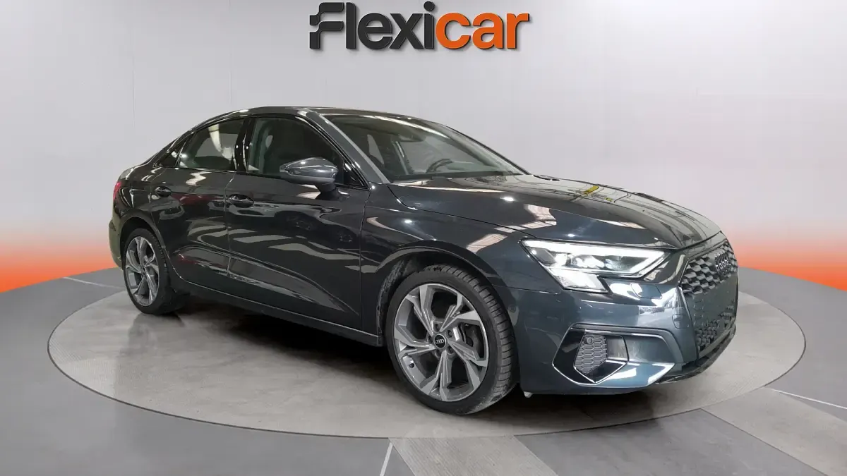 Käytetty Audi A3 Advanced Plus 110 HP (80 kW) 2023 Harmaa Sedan