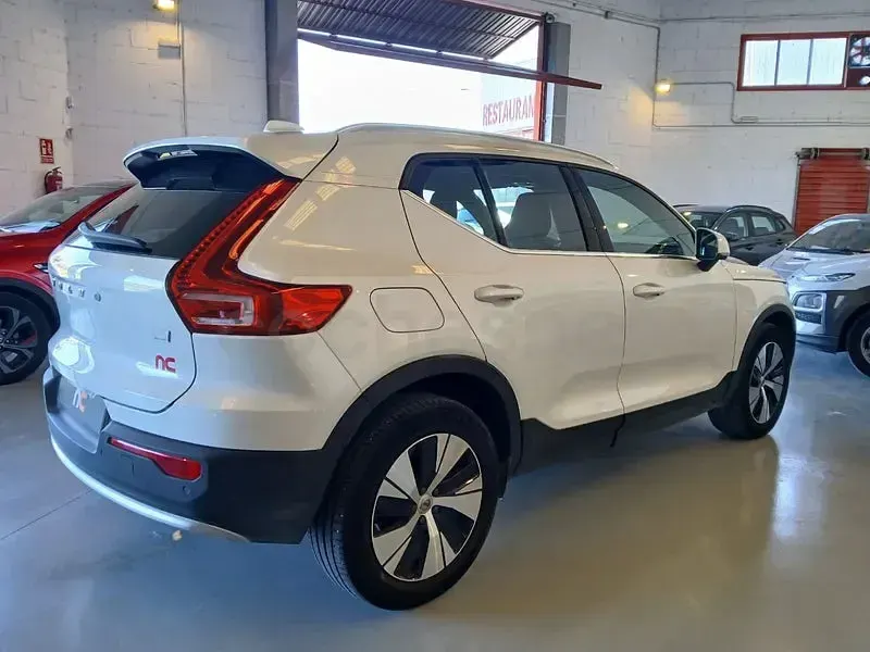 Usado Volvo XC40 Plus 211 CV (155 kW) 2023 Blanco SUV