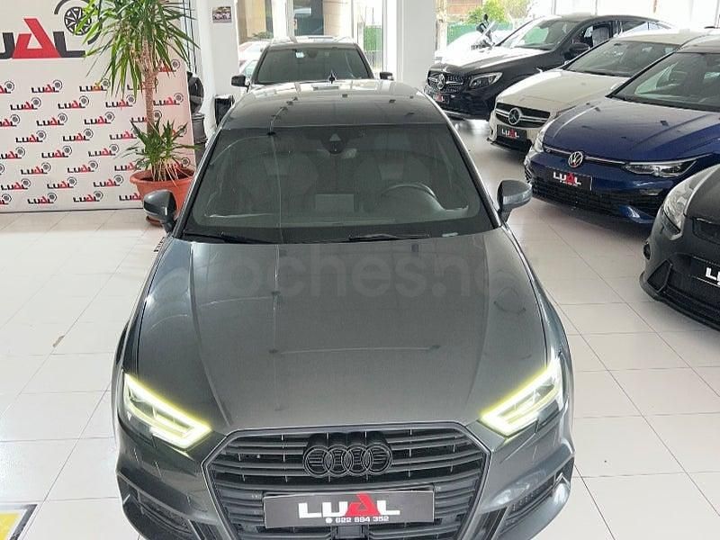 Usado Audi A3 S-Line 150 CV (110 kW) 2019 Gris / plata Berlina