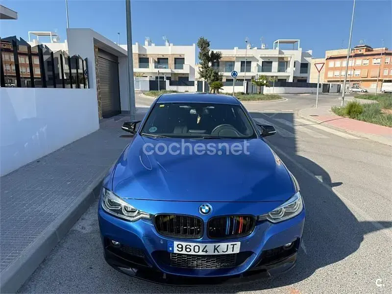 Usado BMW 318 150 CV (110 kW) 2018 Azul Berlina