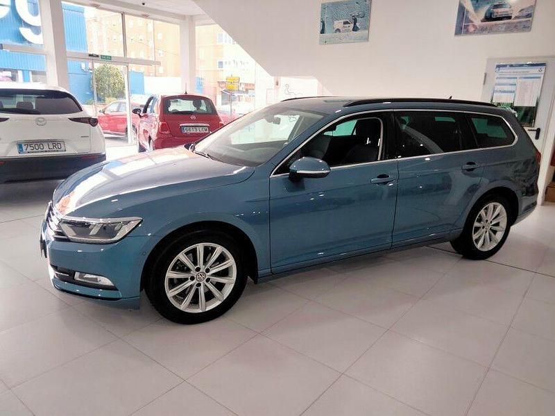 Usado VW Passat Advance 150 CV (110 kW) 2017 Azul Familiar