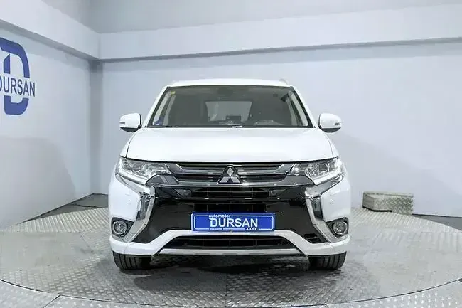 Usado Mitsubishi Outlander P-HEV 204 CV (150 kW) 2016 Blanco SUV