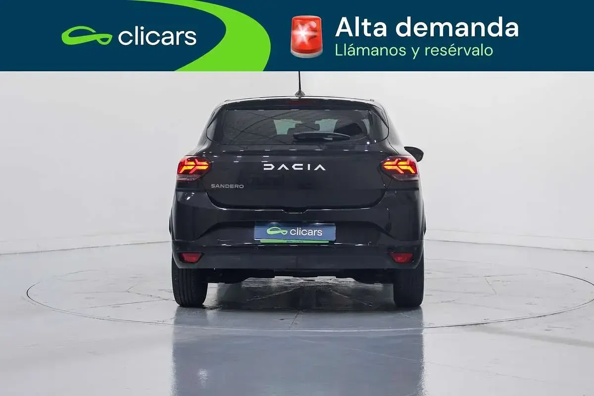 Usado Dacia Sandero Expression 101 CV (74 kW) 2023 Negro Utilitario