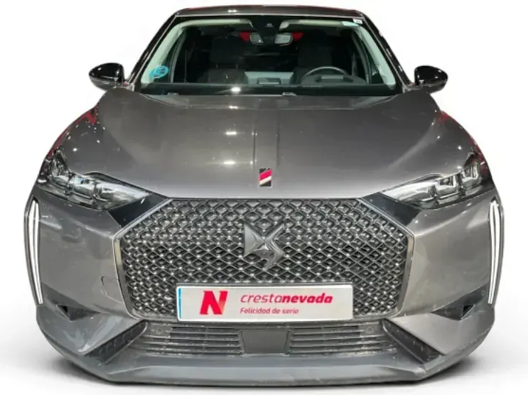 Usado DS Automobiles DS3 Crossback Performance 131 CV (96 kW) 2023 Gris / plata SUV