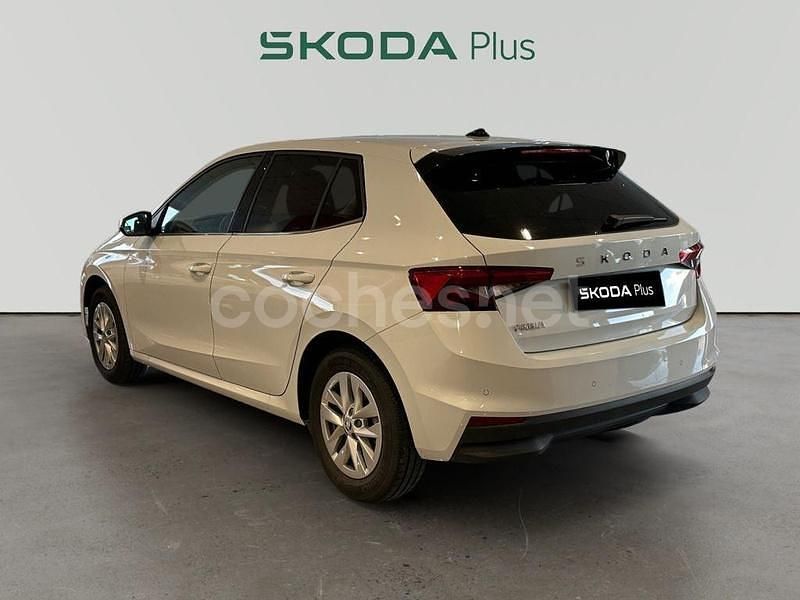 Usado Skoda Fabia Selection 95 CV (69 kW) 2024 Blanco Berlina