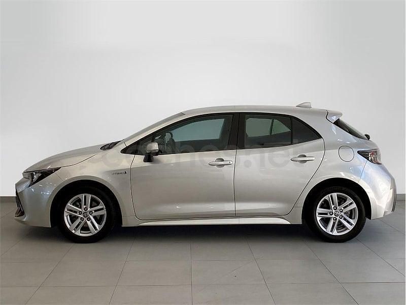 Usado Toyota Corolla Active 122 CV (89 kW) 2021 Gris / plata Berlina