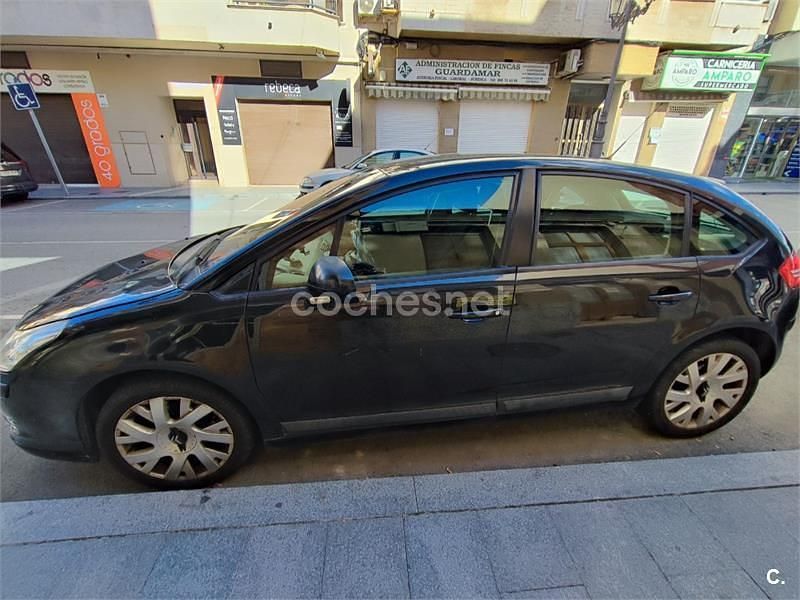 Usado Citroën C4 VTR Sport 110 CV (80 kW) 2005 Negro Berlina