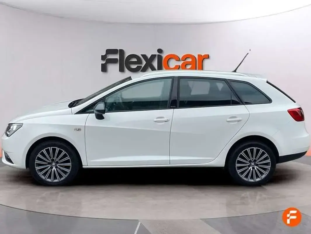Usado Seat Ibiza ST CONNECT 90 CV (66 kW) 2017 Blanco Familiar