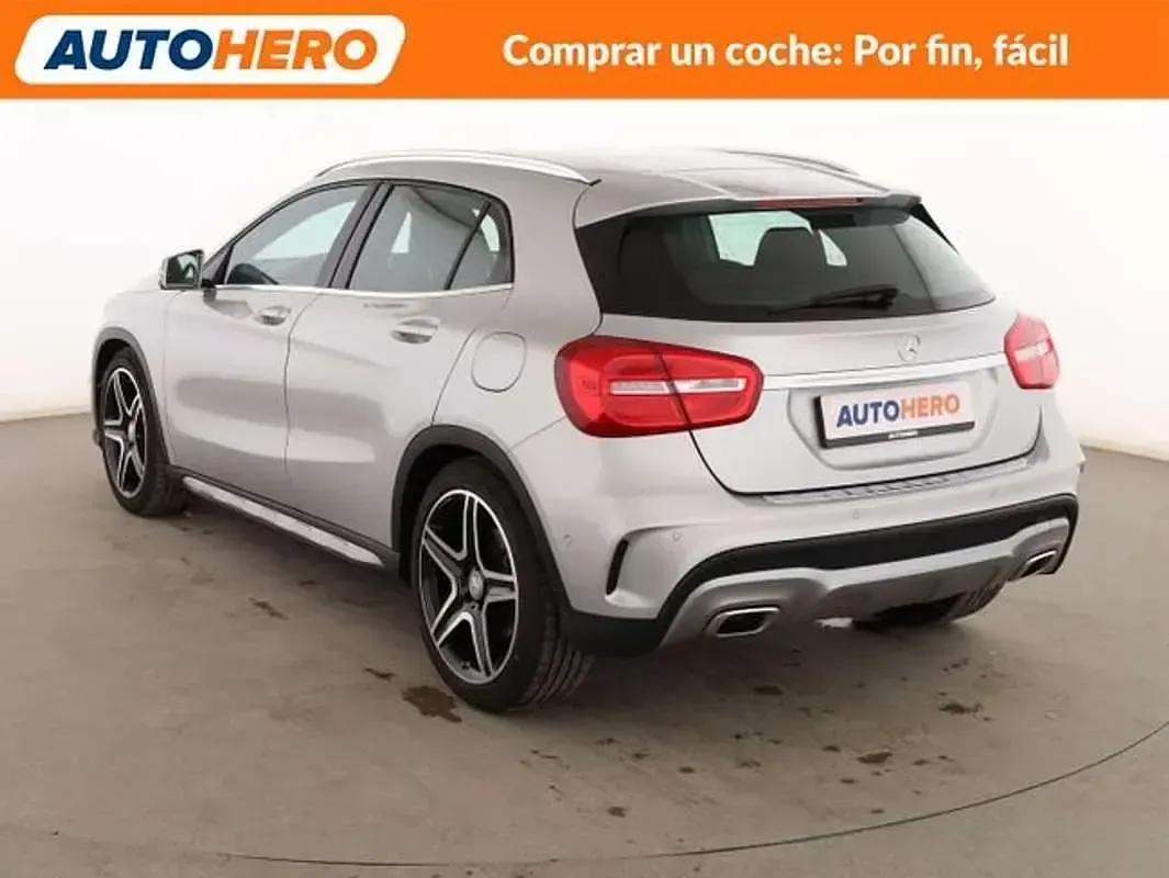 Usado Mercedes GLA220 AMG line 170 CV (125 kW) 2015 Gris SUV