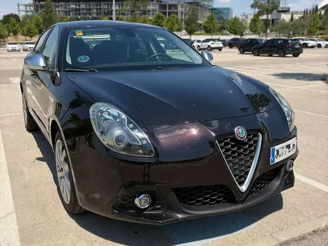 Usado Alfa Romeo Giulietta Super 120 CV (88 kW) 2017 Negro Utilitario