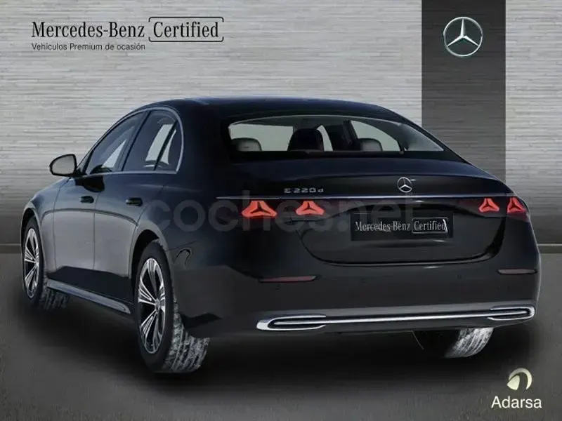 Usado Mercedes E220 197 CV (144 kW) 2025 Negro Berlina