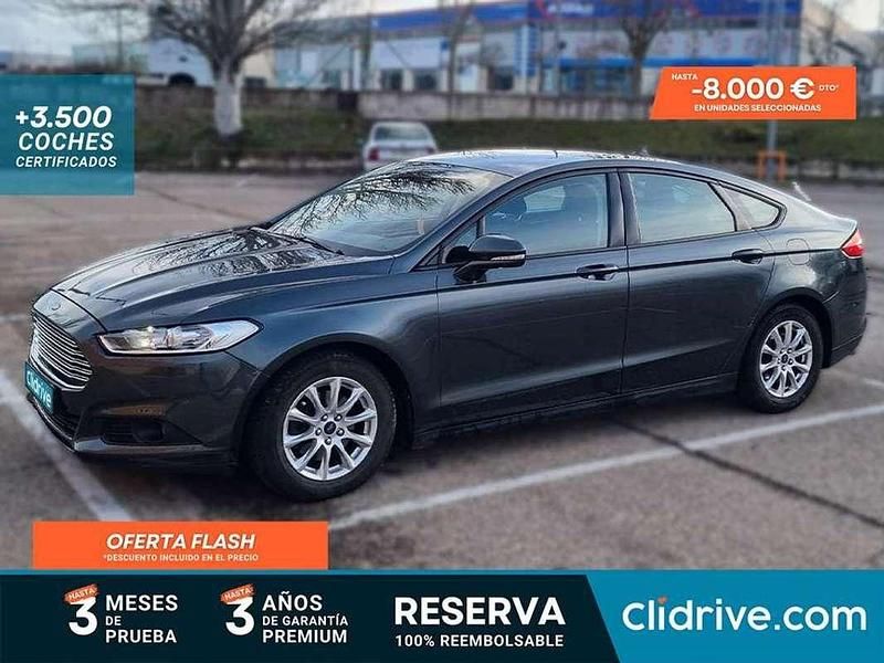 Usado Ford Mondeo Trend 155 CV (114 kW) 2016 Negro Berlina