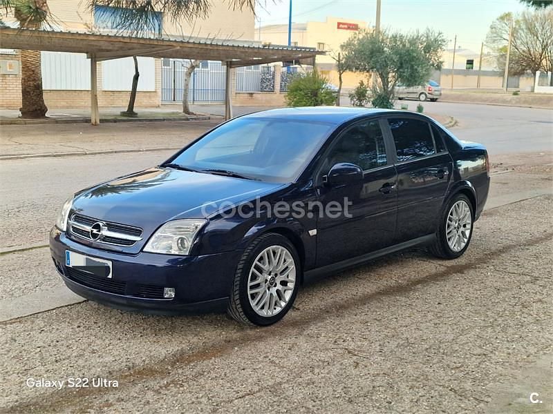 Usado Opel Vectra Design Edition 100 CV (73 kW) 2004 Azul Berlina