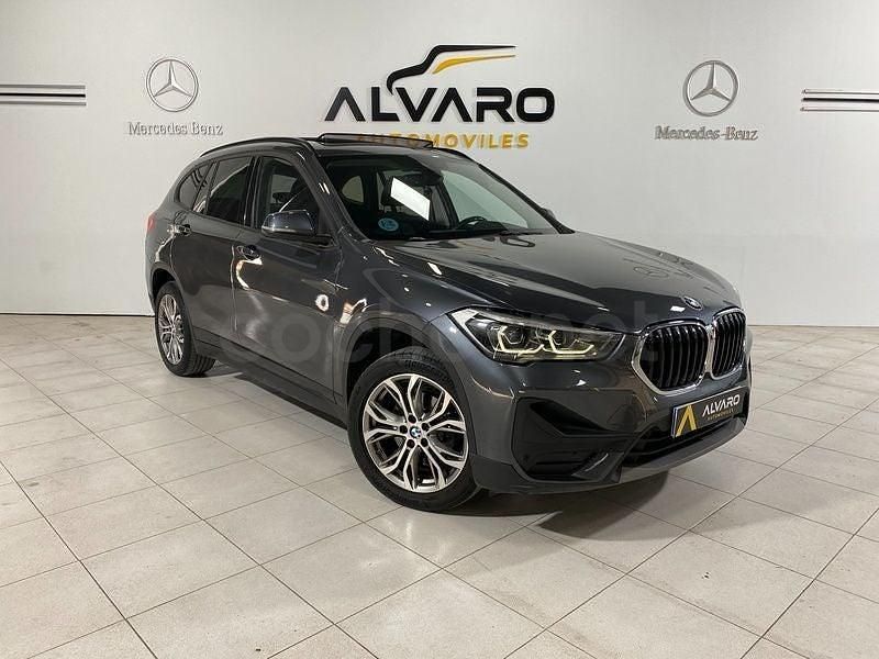 Usado BMW X1 Comfort Edition 136 CV (100 kW) 2021 Gris / plata SUV