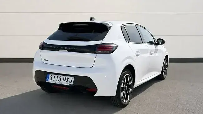 Usado Peugeot 208 Allure 100 CV (73 kW) 2024 Blanco Utilitario