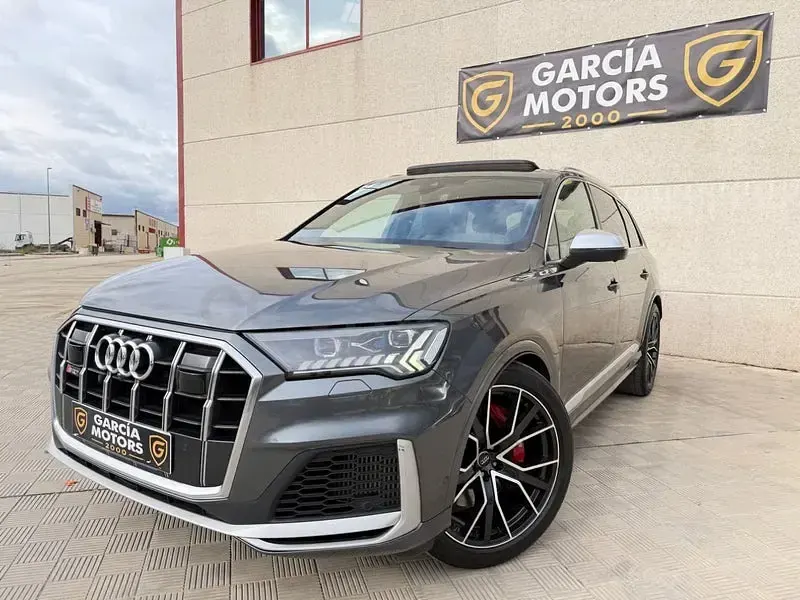 Usado Audi SQ7 Advanced 435 CV (319 kW) 2020 Gris / plata SUV