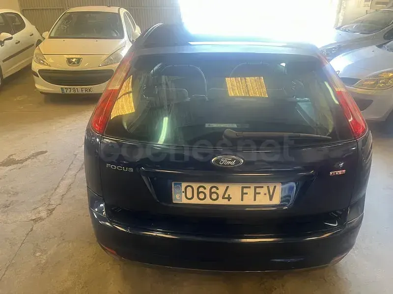 Usado Ford Focus Trend 115 HP (84 kW) 2007 Azul Sedan