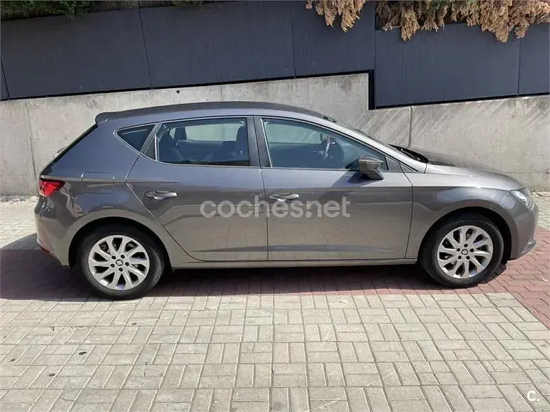 Usado Seat Leon I-Tech 105 CV (77 kW) 2015 Gris / plata Berlina