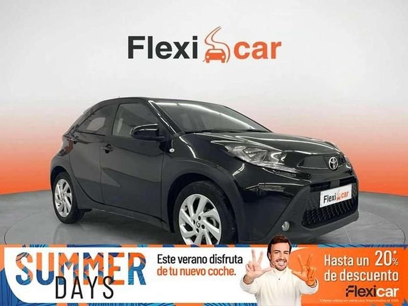 Negro Usado 2023 Toyota Aygo Play Utilitario | 14.990 € (Precio justo) - Imagen 1/4