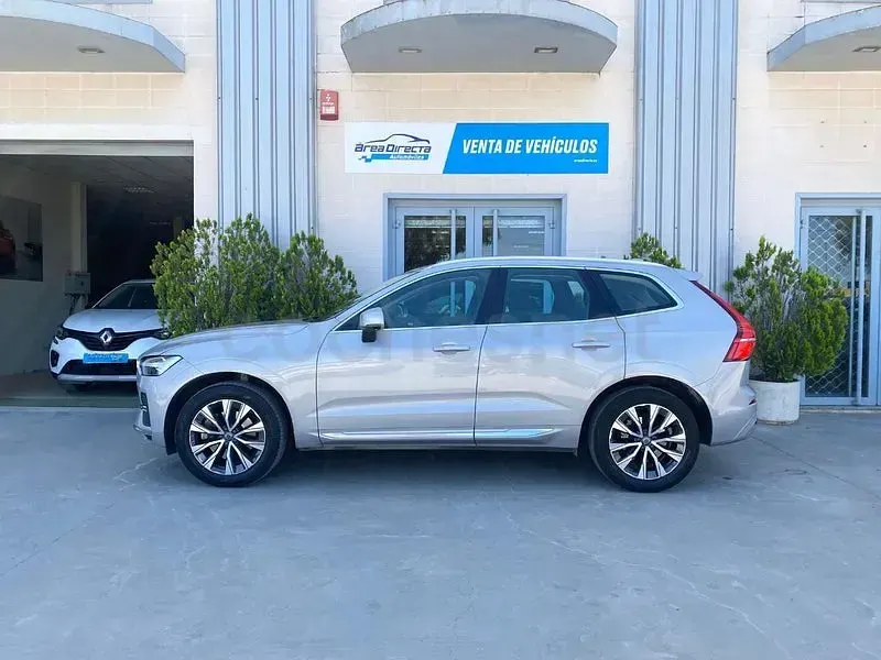 Usado Volvo XC60 197 CV (144 kW) 2022 Gris / plata SUV