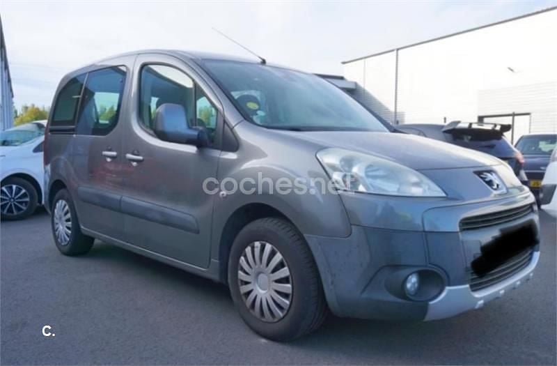Gris / plata Usado 2012 Peugeot Partner Tepee Monovolumen | 5000 € (Precio justo) - Imagen 1/4