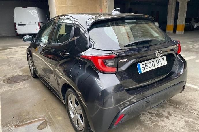 Usado Toyota Yaris Hybrid Active 116 CV (85 kW) 2025