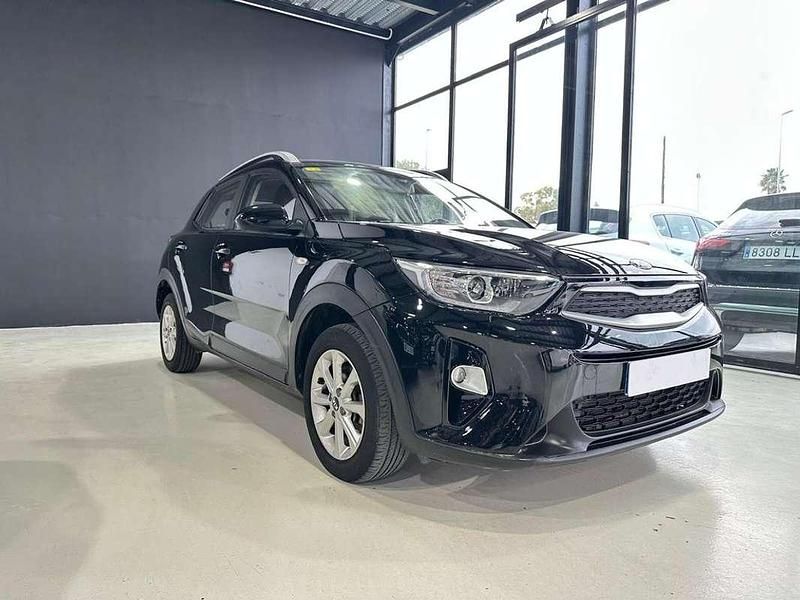 Usado Kia Stonic 120 CV (88 kW) 2018 Negro SUV