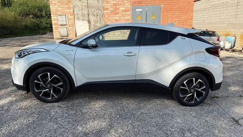 Usado Toyota C-HR Advance 122 HP (89 kW) 2017 Branco SUV