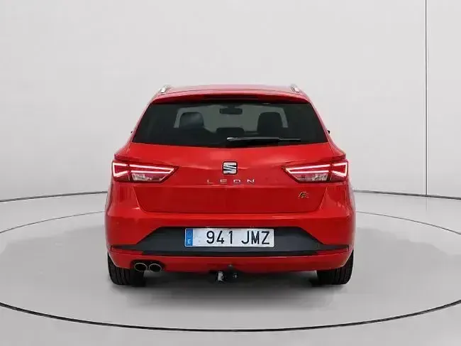 Usado Seat Leon FR 150 CV (110 kW) 2016 Rojo Familiar