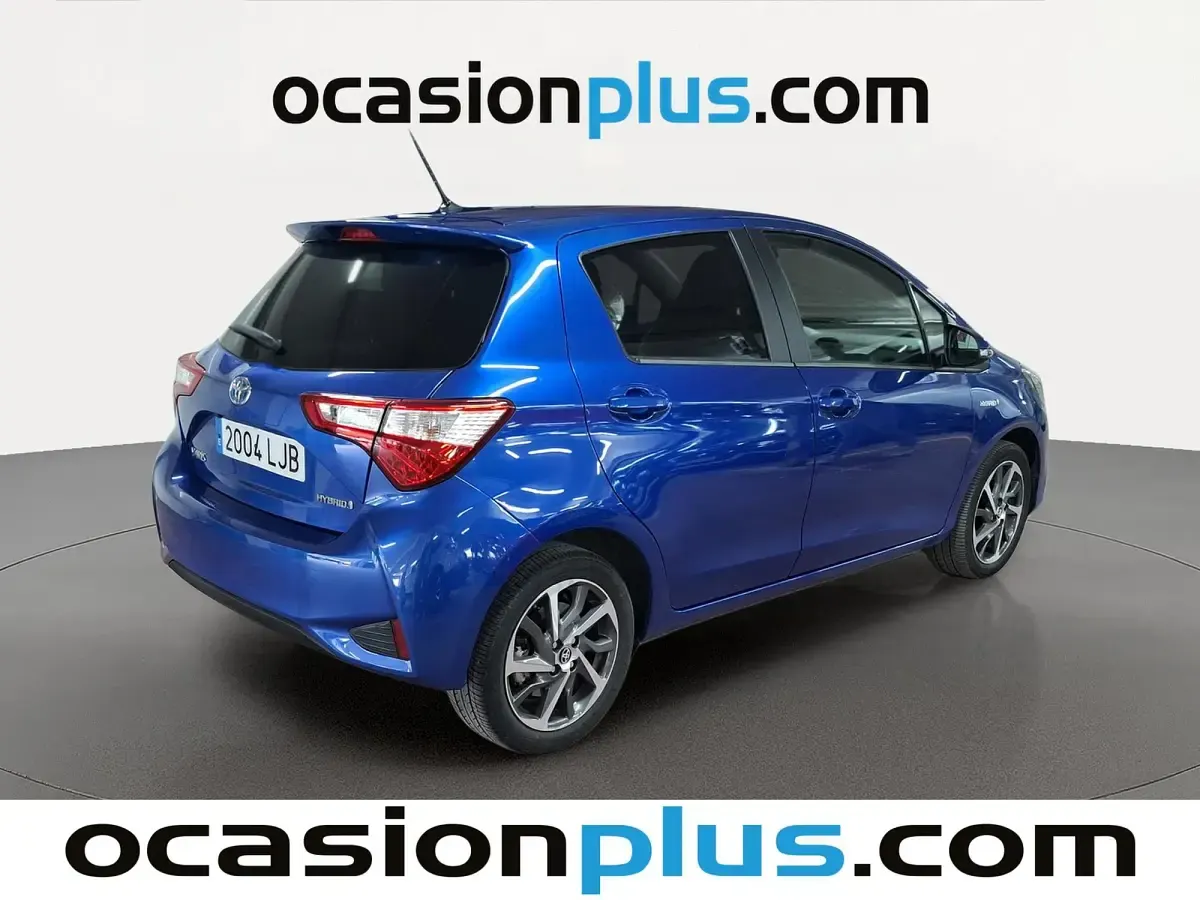 Käytetty Toyota Yaris Hybrid 100 HP (73 kW) 2020 Sininen Viistoperä