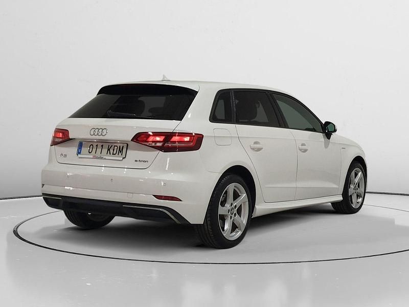 Usado Audi A3 e-tron Design 204 CV (150 kW) 2017 Blanco Utilitario