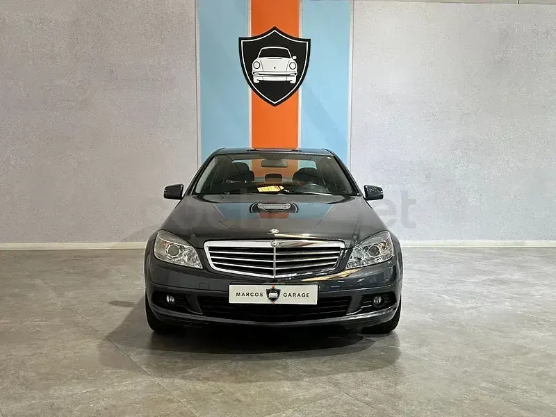 Usado Mercedes C180 Classic 156 CV (114 kW) 2009 Gris / plata Familiar