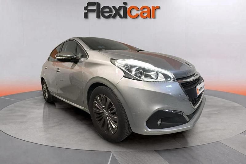 Gris Usado 2018 Peugeot 208 Allure Utilitario | 7990 € (Precio justo) - Imagen 1/4