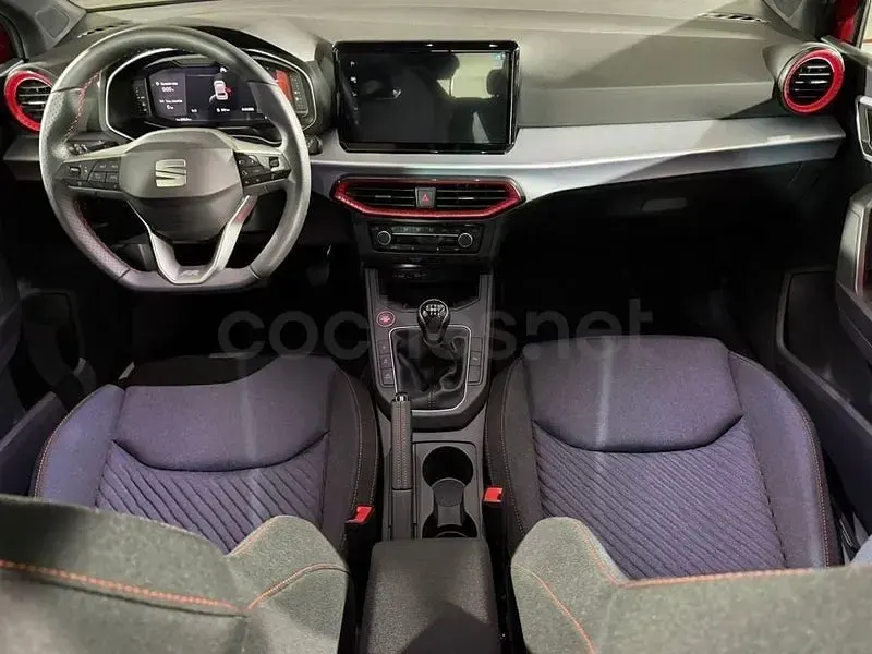 Usado Seat Ibiza FR 115 CV (84 kW) 2025 Gris / plata Utilitario
