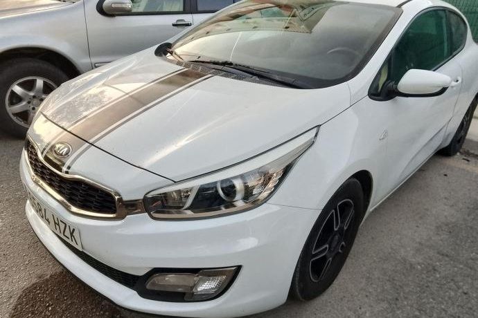 Blanco Usado 2014 Kia Ceed 2 | 6000 € (Precio justo) - Imagen 1/4