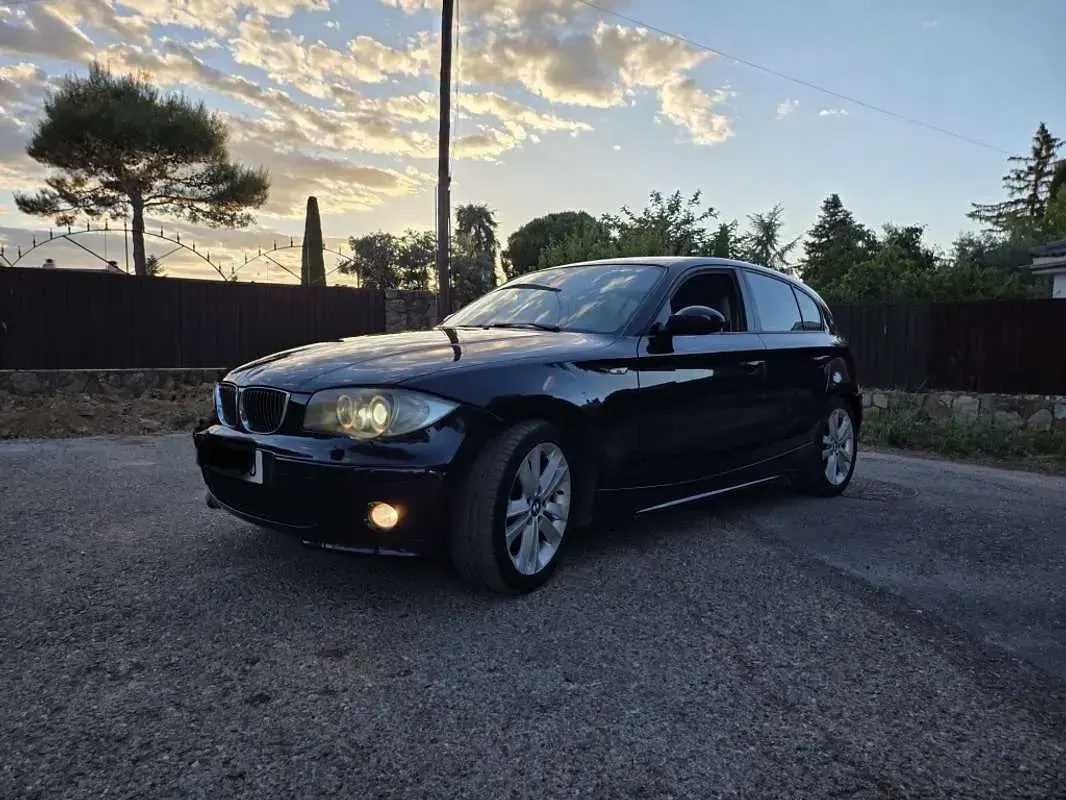 Usado BMW 116 265 CV (194 kW) 2007 Negro Utilitario