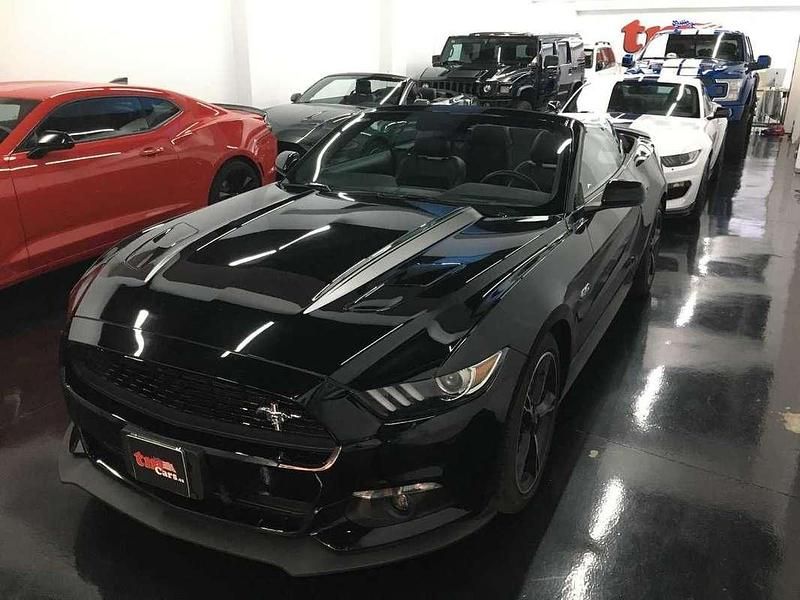 Usado Ford Mustang GT Convertible 419 CV (308 kW) 2017 Negro Descapotable