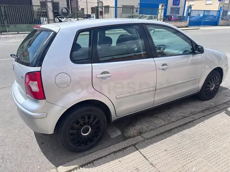 Używany VW Polo Highline 75 KM (55 kW) 2004 Szary Hatchback