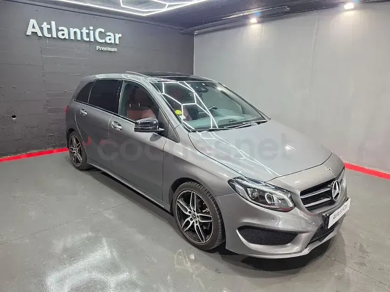 Usado Mercedes B200 136 CV (100 kW) 2017 Gris / plata Monovolumen
