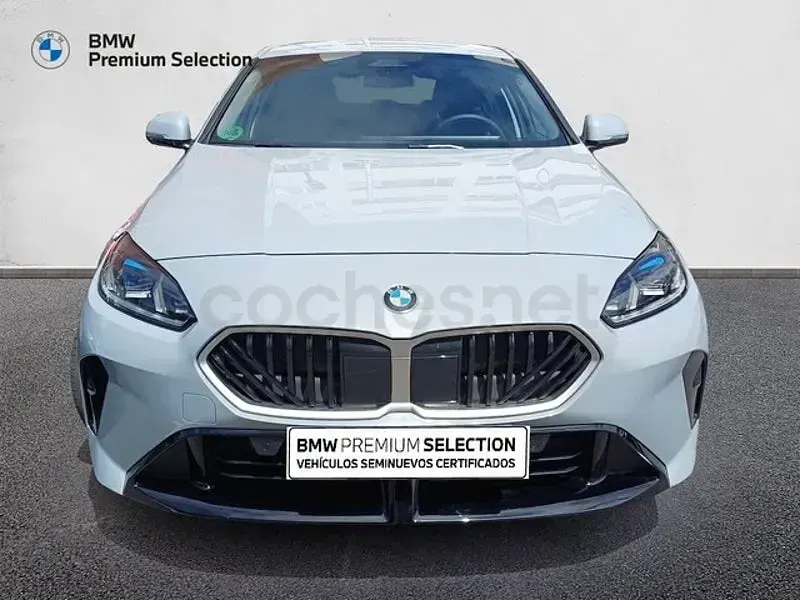 Usado BMW 116 Comfort Edition 122 CV (89 kW) 2025 Gris / plata Utilitario
