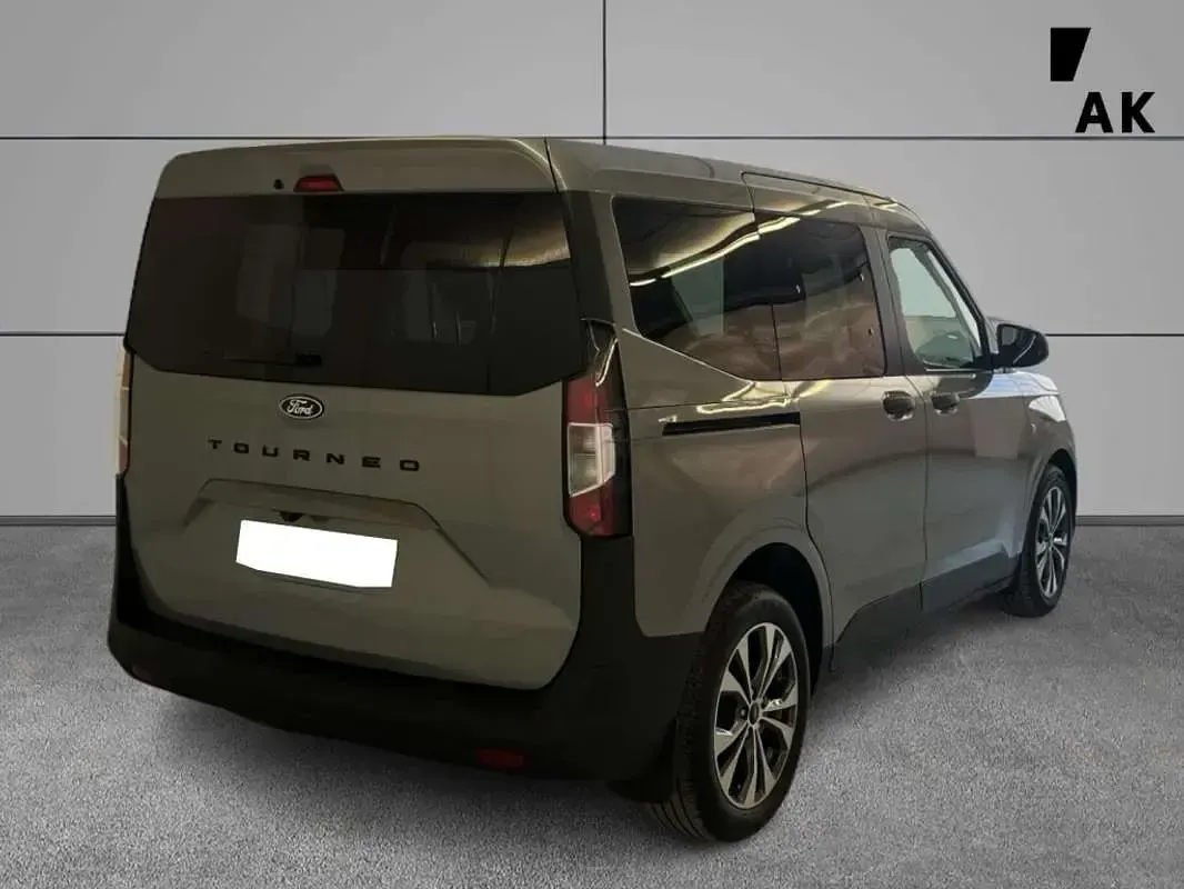 Usado Ford Tourneo Courier Trend 125 CV (91 kW) 2024 Monovolumen