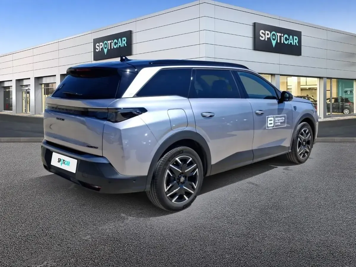 Usado Peugeot 5008 GT 145 CV (106 kW) 2025 Gris SUV