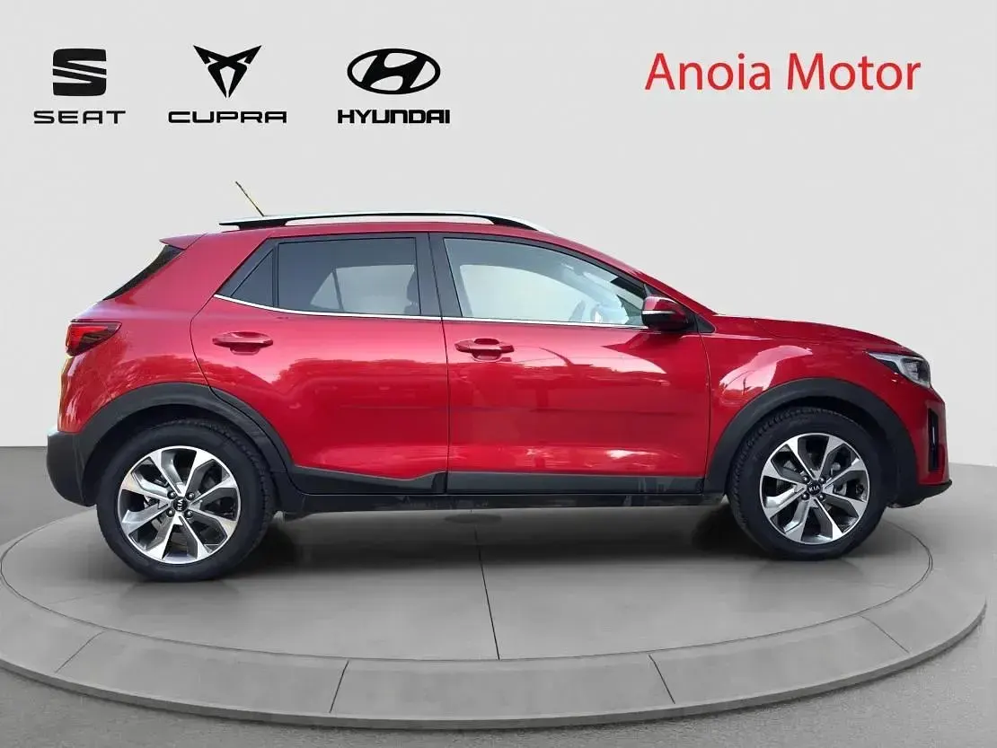 Usado Kia Stonic 120 CV (88 kW) 2018 Rojo SUV