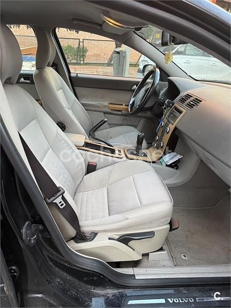 Usado Volvo S40 Momentum 136 CV (100 kW) 2007 Negro Berlina